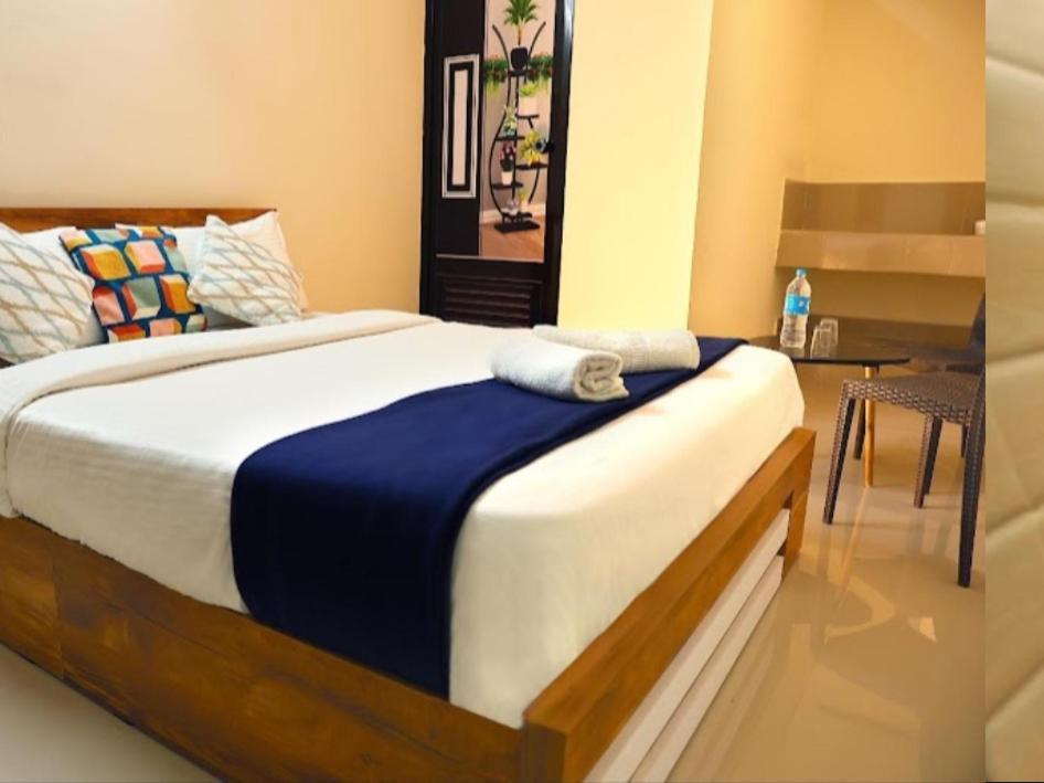 Loyal Residency Bed & Breakfast สุลต่านบาเทรี ห้อง รูปภาพ